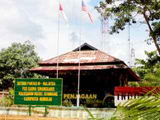 Pos Lintas Perbatasan Indonesia - Malaysia di Desa Sekaduyan Taka, Kecamatan Sei Menggaris. (Foto: Perary Partadiharja)